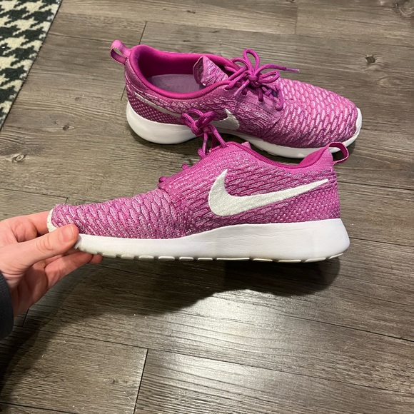 Nike Flyknit Roshe Runs - Picture 2 of 6